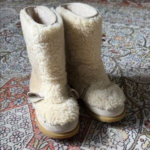 US 2 Donsje shearling boots very good conditions barely worn 🐑🩷